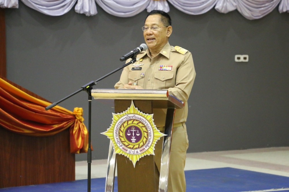 “สมศักดิ์” ล่องใต้ชาวเมืองคอนต้อนรับอบอุ่น ยันกฎหมายยาเสพติดใหม่ยึดทรัพย์ได้จริง เดินหน้ากวาดล้างยานรกต่อเนื่อง